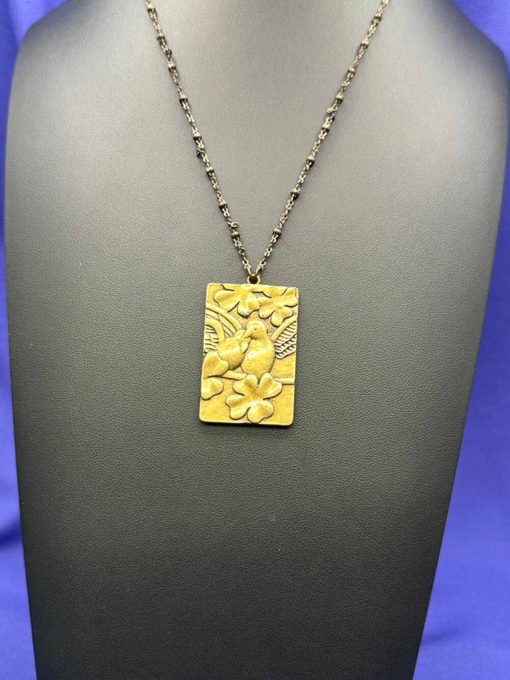 VTG Brass Reversible Queen of Hearts/Lovebirds Pendant Necklace - Picture 9 of 12